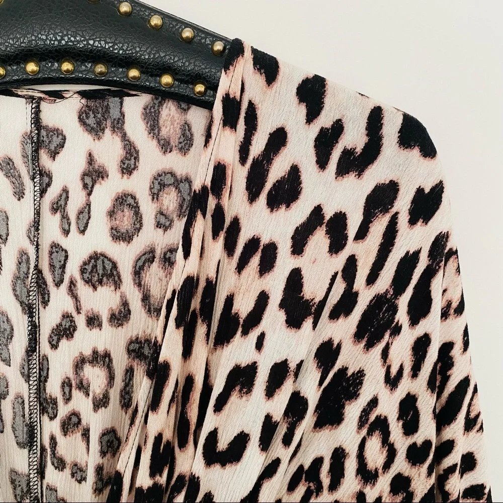 DECJUBA Amanda Kimono Sleeve Dress - Leopard Print - Picture 4 of 10